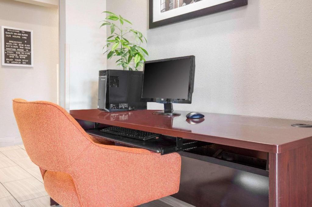 Quality Inn & Suites Arnold - St Louis エクステリア 写真